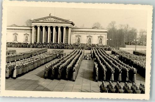 München 1938 Vereidigung von Rekruten vor dem Museum der Staatlichen Antikensammlung Ort lt. Recherche