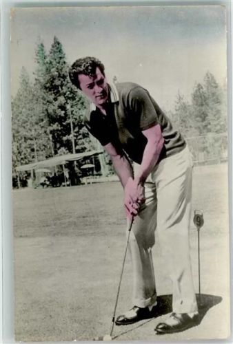 Schauspieler Tony Curtis beim Golfen