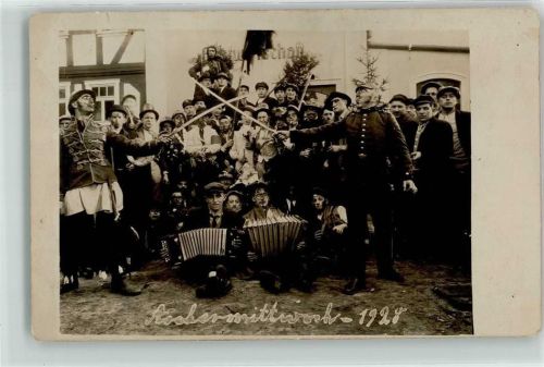 Aschermittwoch 1928 Grupenfoto Akkordeon Karneval Privatfoto AK