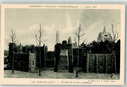 Paris Exposition Coloniale Internationale Palais de l`A.O.F. un coin de la Rue Soudanaise
