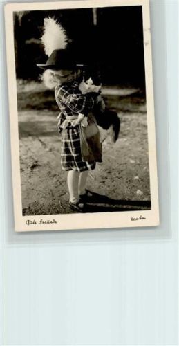 Mädchen hat eine Katze auf dem Arm Foto 1942 AK