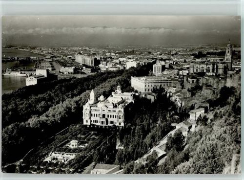 Malaga Teilansicht Rathaus und Park