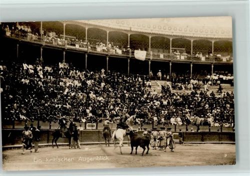 Nr. 9 - Ein kritischer Augenblick Foto 1920 AK Stierkampf