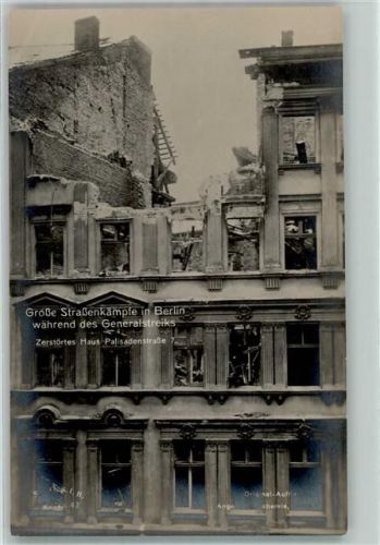 Friedrichshain Zerstörtes Haus Palisandenstraße 7 Große Straßenkämpfe in Berlin