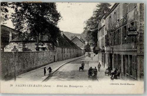 39110 Salins-les-Bains - Hotel des Messageries Auto Garage Kutsche Mauer Laterne Kirche