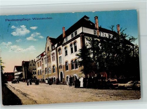71364 W7057 Winnenden , Württ 1915 - Paulinenpflege - Personal und Bewohner stehen vor dem Haus AK Kleine Stempelspur