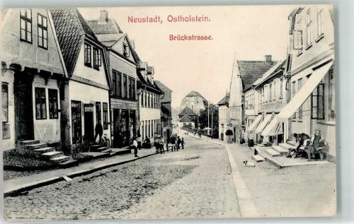 Neustadt Brückstraße Geschäfte Kinder Fahrrad