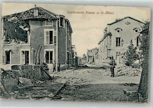 Saint-Mihiel WK I zerschossene Höuser Uniform