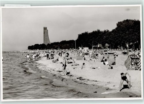 Laboe Marine-Ehrenmal Strand Strandkörbe