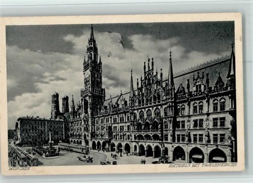 W8000 München Rathaus mit Straßenbahnzügen Straßenbahn