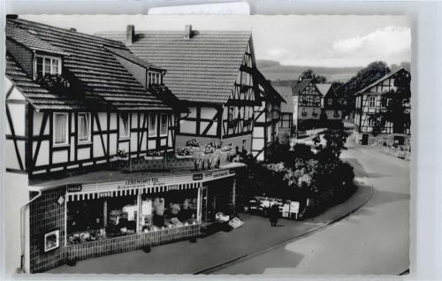 Rengshausen Straße Haus Bank Fußgänger