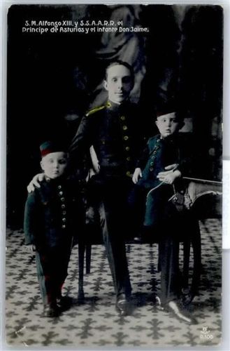 König Alfonso XIII mit Kindern