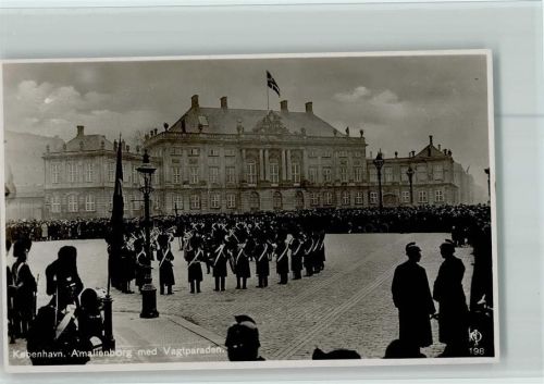 Kopenhagen Amalienborg med Vagtparaden Soldaten