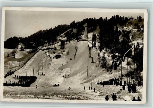 Garmisch-Partenkirchen Kleine und Große Olympiaschanze Winteraufnahme