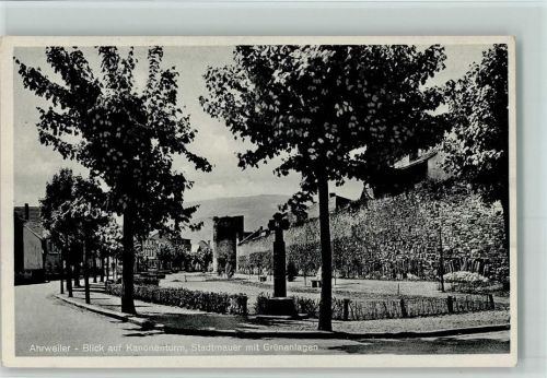 Ahrweiler Kanonenturm, Stadtmauer mit Grünanlagen ca 1955 AK