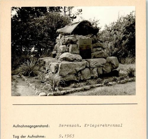 Berensch Kriegerehrenmal Foto montiert auf Karton