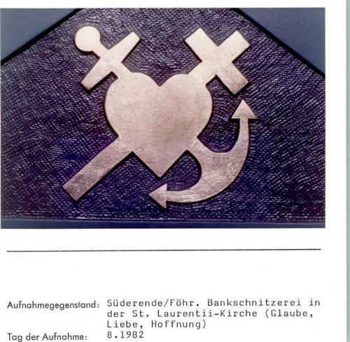 Süderende Bankschnitzerei in der St. Laurentii-Kirche Kirchen, Grabsteine, etc. Foto montiert auf Karton