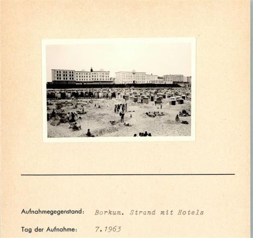 Borkum Strand mit Hotels Foto montiert auf Karton