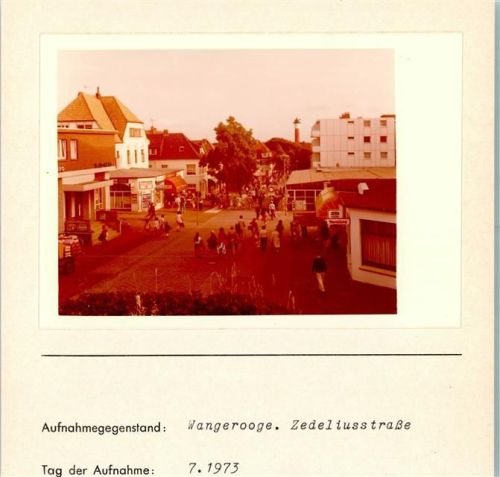 Wangerooge Zedeliusstraße Foto montiert auf Karton