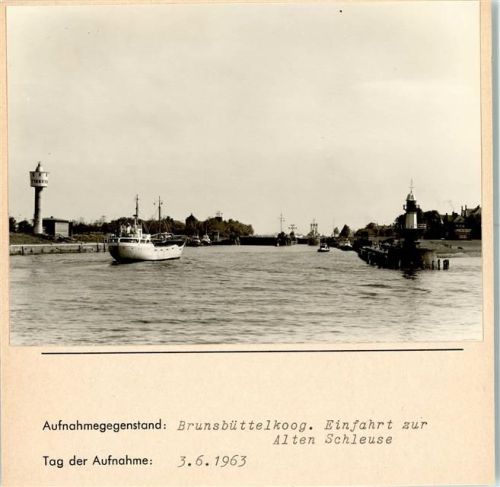 Brunsbüttelkoog Einfahrt zur Alten Schleuse Schleuse Fähre Foto montiert auf Karton