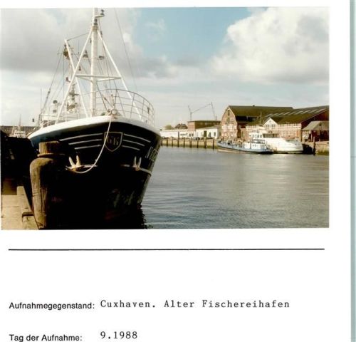Cuxhaven Fischerei Alter Fischereihafen Foto montiert auf Karton
