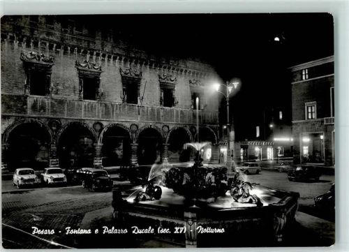 Pesaro Fontana e Palazzo Ducale Notturno