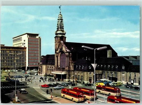 Luxembourg Luxemburg - Gare Centrale et Batiment du C.F.L. Zentralbahnhof Busse