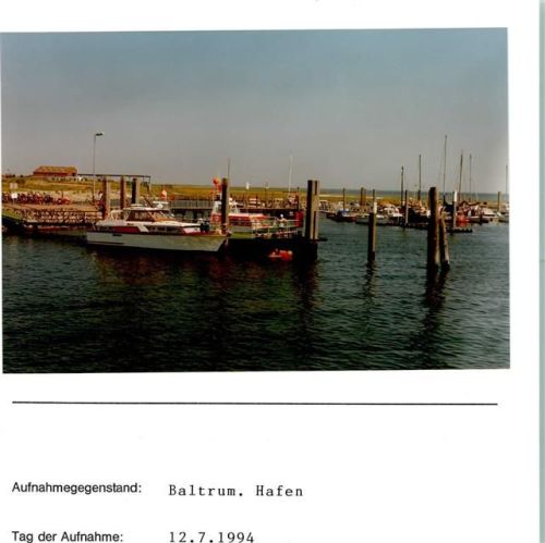 Baltrum Hafen, Schiffe Foto montiert auf Karton