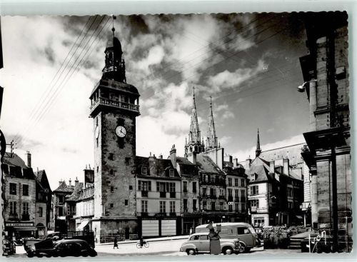 Moulins Place de l'Hotel de Ville et le Jacquemart