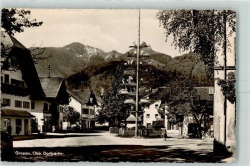Grassau Dorfplatz Maibaum Gasthaus Zur Post