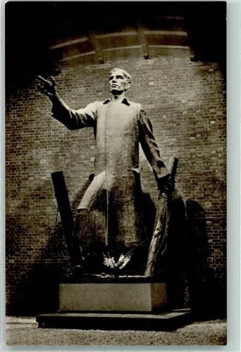 Friedland Heimkehrerstatue in der Heimkehrerkirche