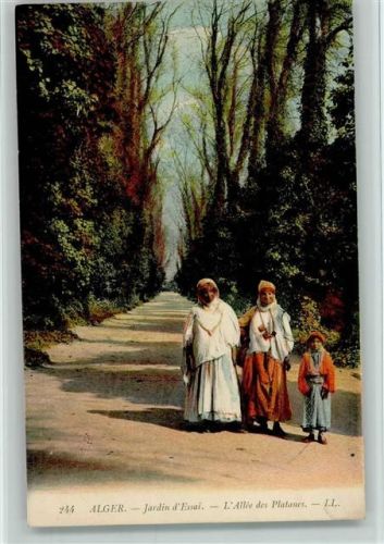 Jardin d`Essal - L Allee des Platones - Frauen Typen