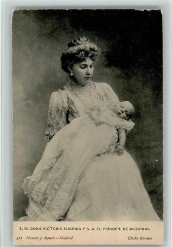S.M. Dona Victoria Eugenia mit Baby
