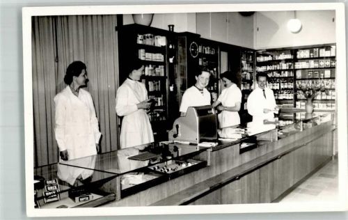 1955 - 1965 Verkaufstheke mit einer Kasse