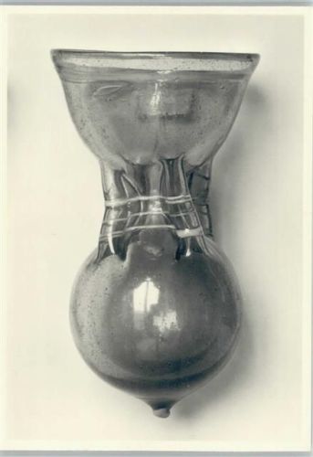 Glas aus dem alamannischen Gräberfeld bei Oberflacht um 600 nach Chr.