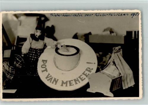 Kindertag 1951 Foto AK Puppenwiege, Stoffpuppe