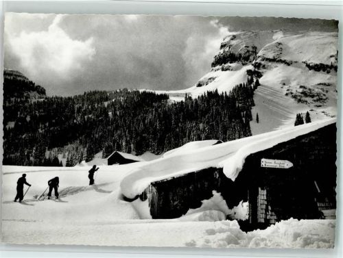 Wildhaus Skiegebiet Unterwasser iltios mit Käserruck Skifahrer
