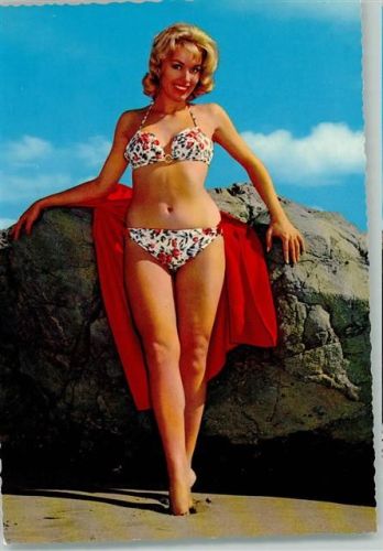 Frau im Bikini ca 1975 AK