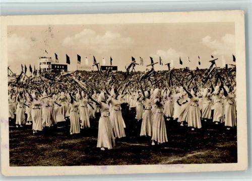 Berlin Mitte Massenvorführung im Walter Ulbricht Stadion