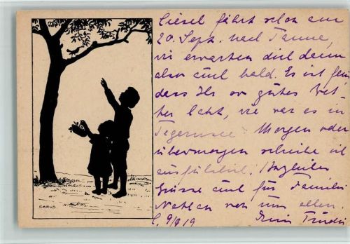 Kinder schauen einen Vogel an , der Kirschen frißt 1919 AK