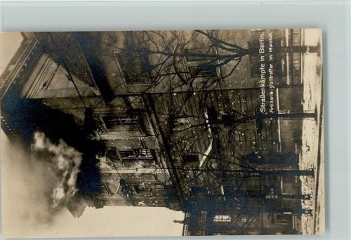 Straßenkämpfe Berlin 1919 - Artillerie volltreffer im Marstall Foto AK Politik
