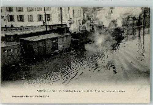 Choisy-le-Roi 1910 Indondations de Janvier Train sur la voie inondée