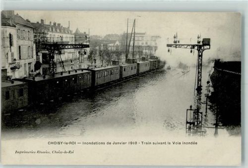 Choisy-le-Roi 1910 Inondations de Janvier Train suivant la Voie inondée