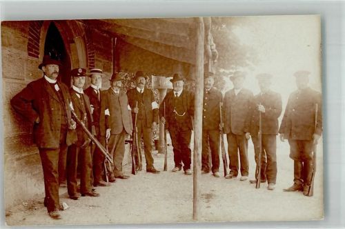 74564 W7180 Crailsheim Privatfoto AK Gruppenaufnahme Schützen Ort handschriftlich ?