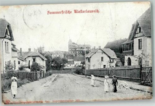 Bad Klosterlausnitz DorfstraßeVillen Hintergrund Klosterwald-Klinik