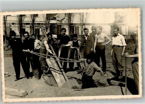 1943