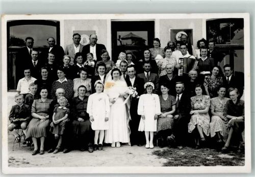 Haag Hochzeit Brautpaar Gruppenfoto Akkordeon Ort handschriftlich