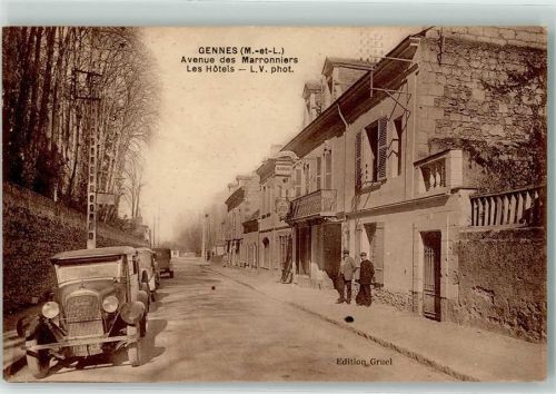 Gennes Avenue des Marronniers Oldtimer