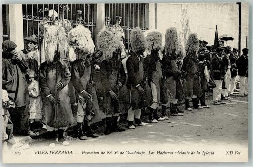 Fuenterrabia Procesion de Na Sa de Guadalupe los Hacberos adelante de la Iglisia