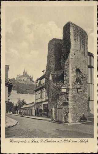 um 1930/40 Weringerode, Harz, Dullenturm mit Blick zum Schloß,Trinks & Co AKU1